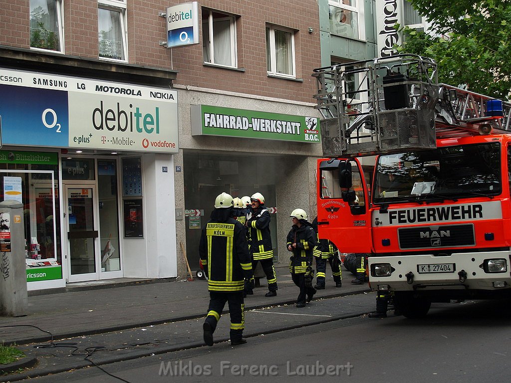 Schwerer Kellerbrand Koeln Ehrenfeld Venloerstr P005.JPG